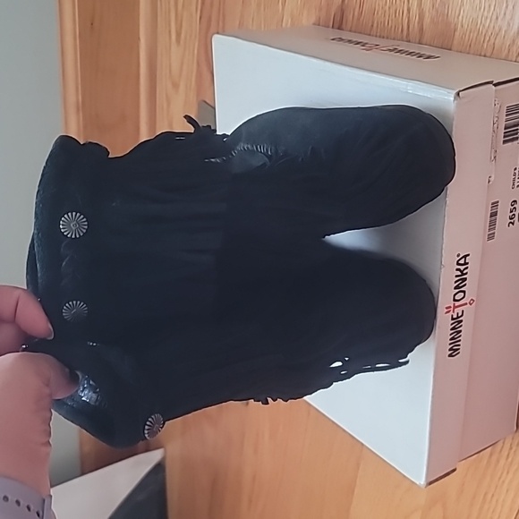 Youth Size 3 Minnetonka black 3 layer fringe boot - Picture 3 of 6